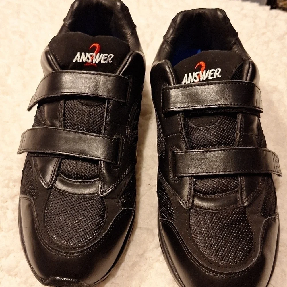 Mens Answer solid black hook and loop sneakers. Like new***** size 14